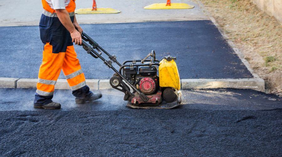 Professional gutter cleaning in Pinon, AZ